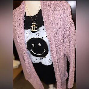 🆕🌿🖤LIZETTE: BLACK  S/S Top w/Jeweled Smiley Face SMALL